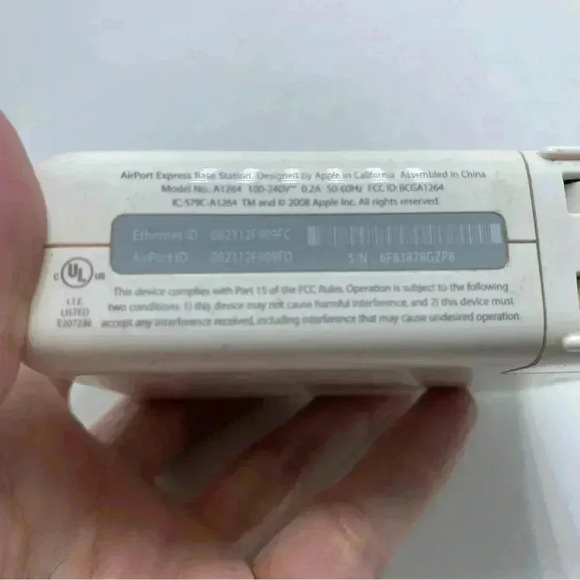 Apple air port express base station model A1264 100-240V - Picture 2 of 3